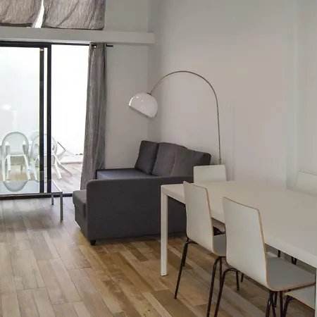 Nwt Station Apartman Valencia